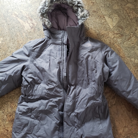 Girls North Face Winter Jacket - Picture 1 of 4